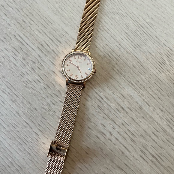 Gold Relic Watch battery operated shows number day/ brand new/ has clear cover - Picture 2 of 4